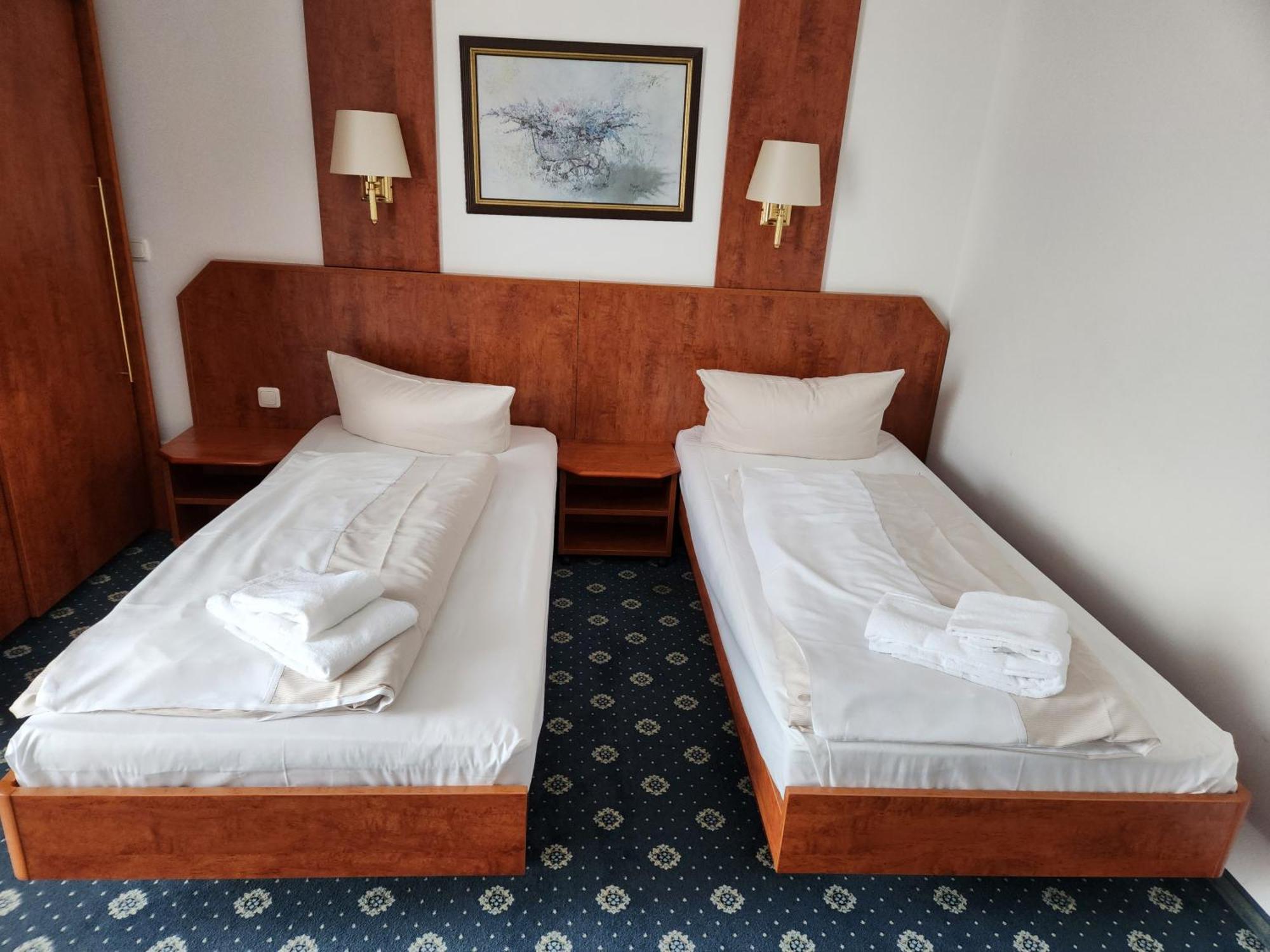 Hotel Hoyers In Pinneberg Prisdorf Ngoại thất bức ảnh